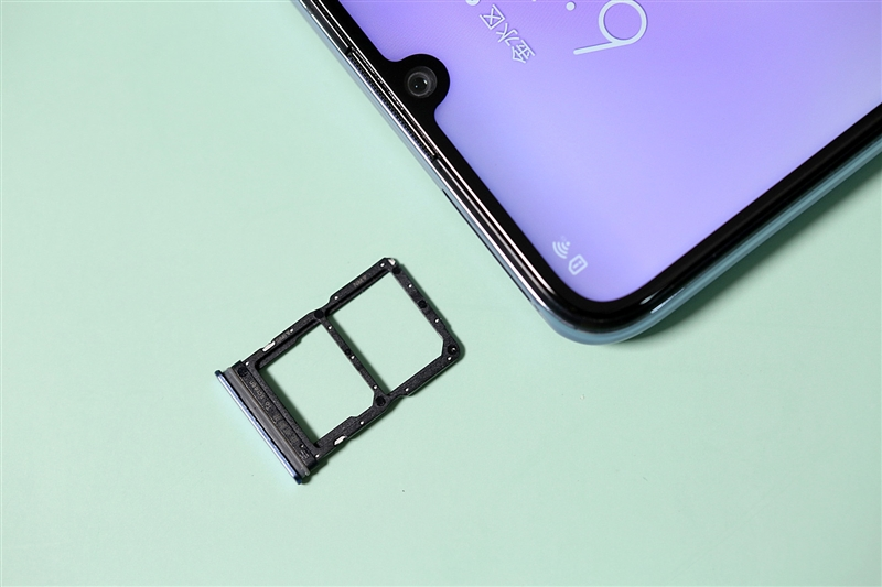 高通首次演示 iSIM 技術，如果演示成功將不再使用 SIM 卡？