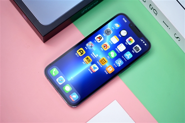 蘋果首次干掉劉海!消息稱iPhone 14將采用打孔屏、后攝不凸起