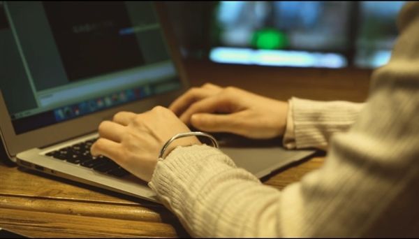 蘋果將上市13英寸新MacBook Air 蘋果將上市13英寸新MacBook Air