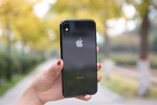 iPhone XS進水損壞蘋果防水宣傳引爭議 iPhone XS進水損壞蘋果防水宣傳引爭議